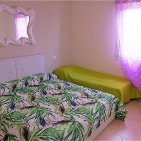 Tranquil Steps From The Shore דירה